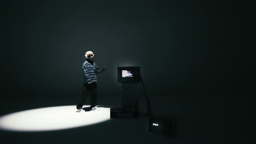 SkiOnDaRoad黄云龙《MP3 ft.罗言》 footage 18