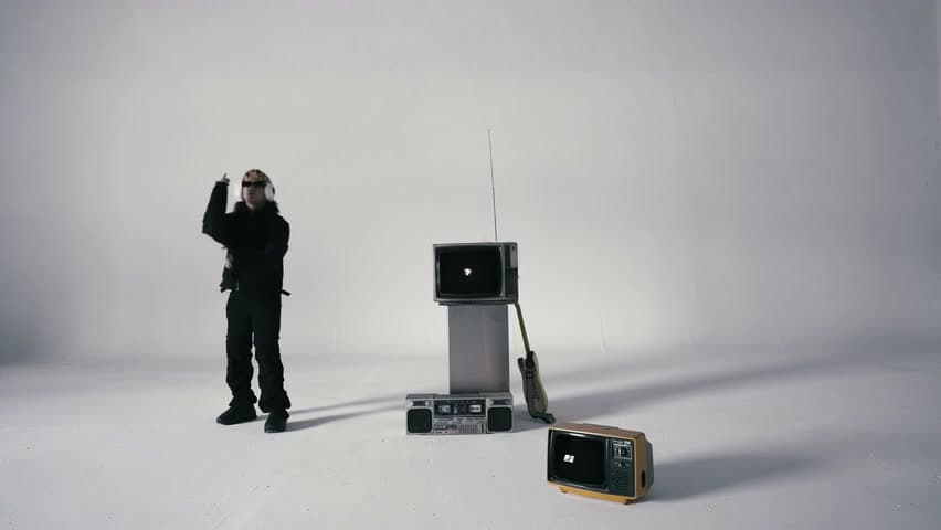 SkiOnDaRoad黄云龙《MP3 ft.罗言》 footage 20