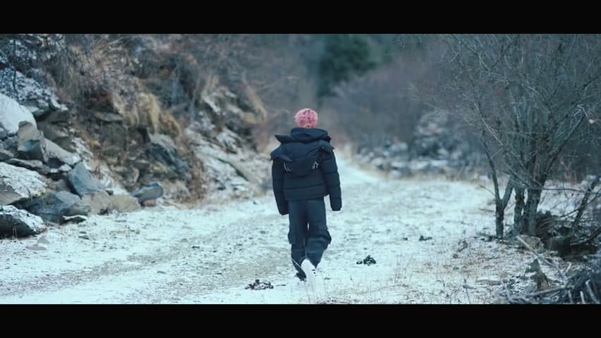 罗言《孤独满月球》 footage 28