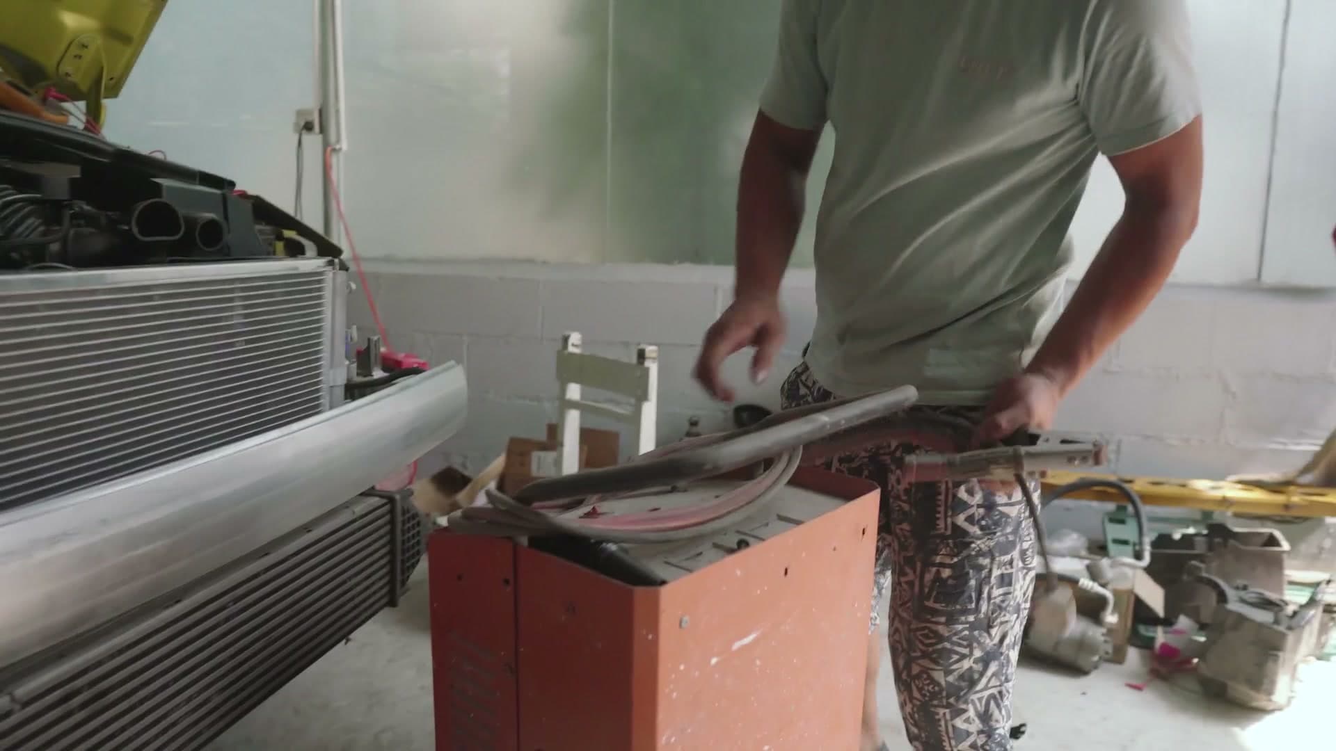 25岁无房无存款，只有一台10年的福克斯ST，但我每天开心得飞起！ footage 19