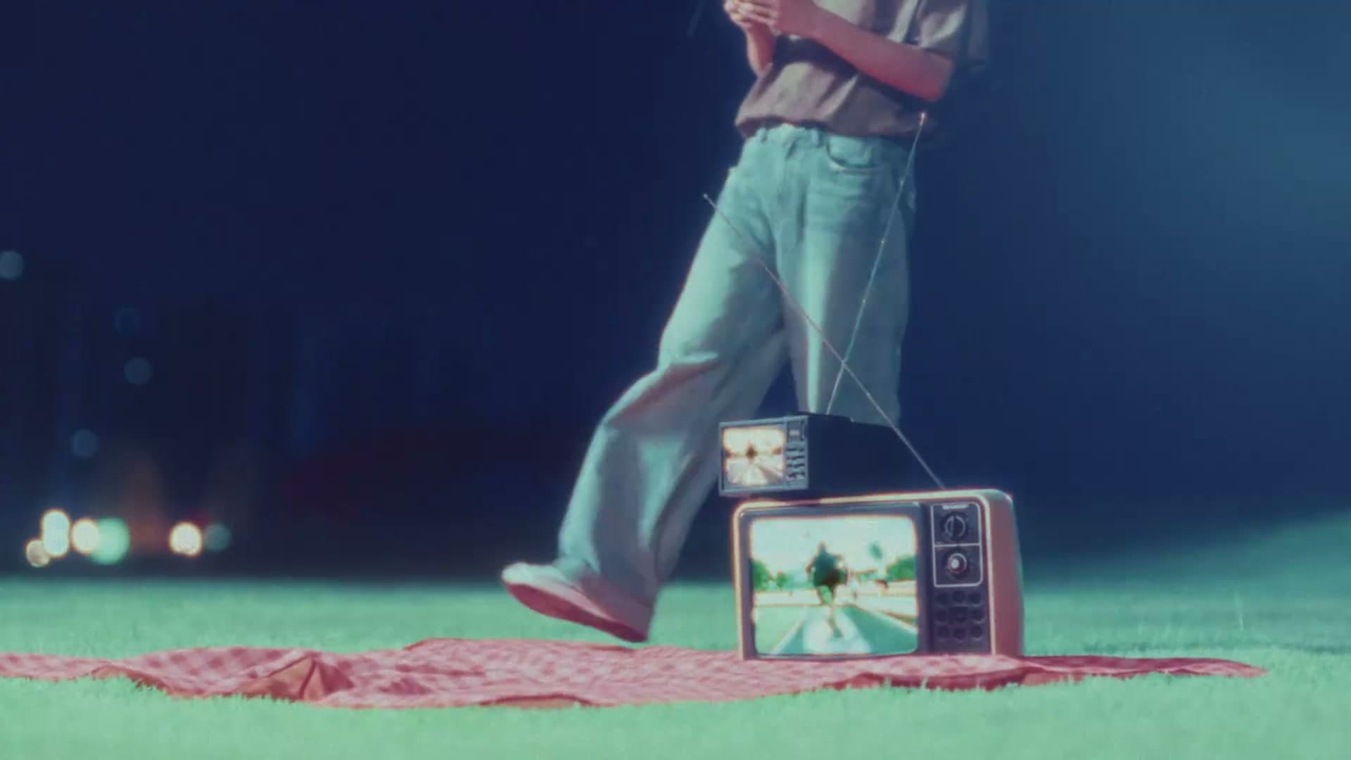 鱼翅Fin - 飞碟 - MV footage 28