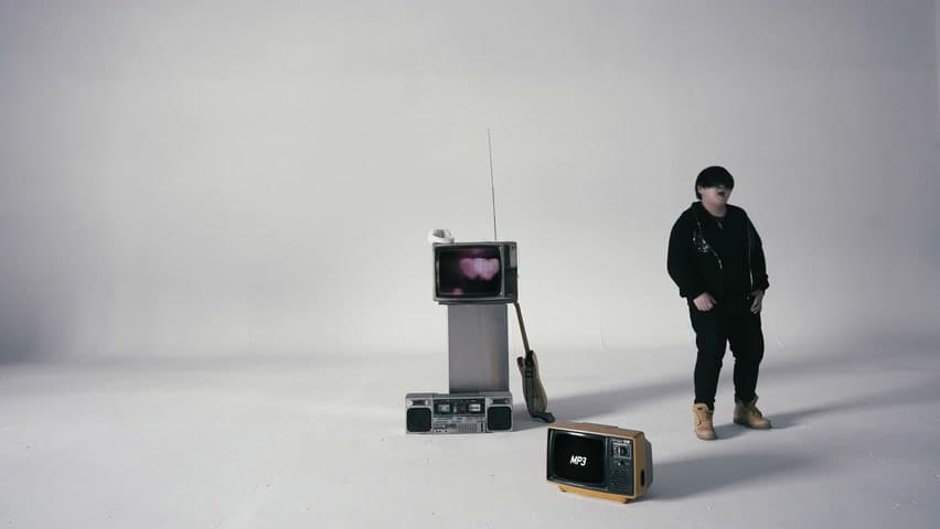 SkiOnDaRoad黄云龙《MP3 ft.罗言》